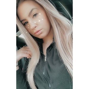 Meet your Posher, Ariela